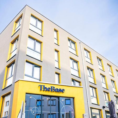 The Base Berlin One Hotel Exterior photo